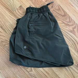 Lululemon shorts green 12 tall